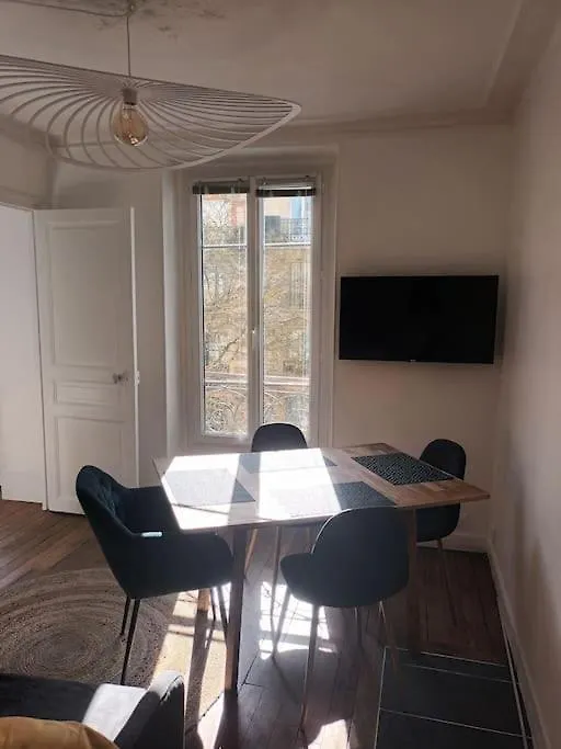 Tres Parisien Et Ensoleille Apartment