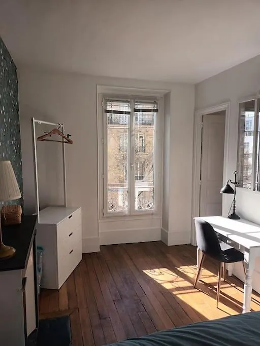 Tres Parisien Et Ensoleille Apartment France